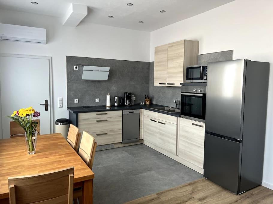 Moderne, Stilvolle Ferienwohnung In Eich Eich  Dış mekan fotoğraf